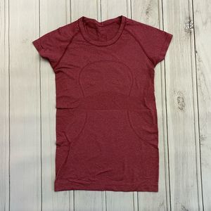 Lululemon burgundy athletic top